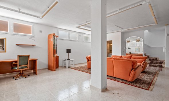 Resale - Villa / House - Ciudad Quesada