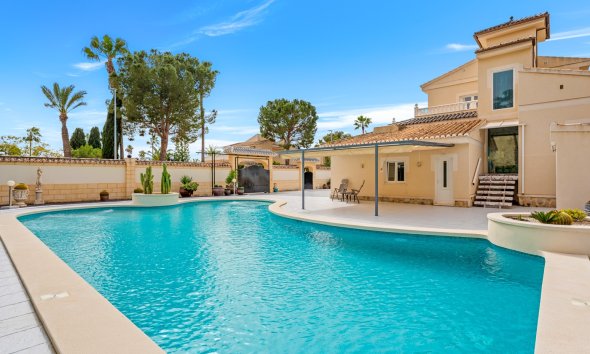Resale - Villa / House - Ciudad Quesada