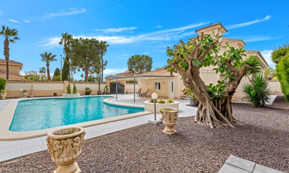Resale - Villa / House - Ciudad Quesada