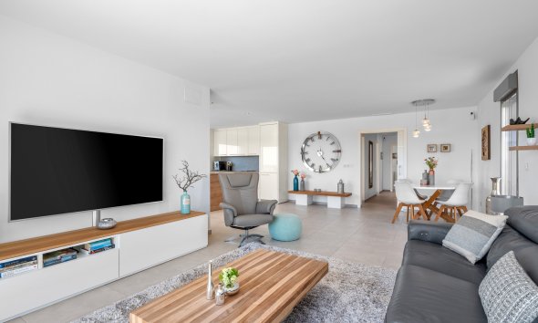 Resale - Villa / House - La Marina