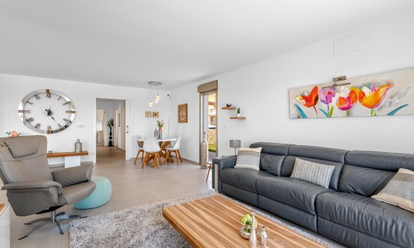 Resale - Villa / House - La Marina