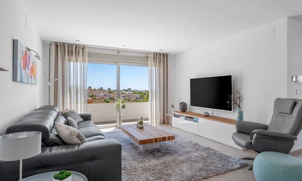Resale - Villa / House - La Marina