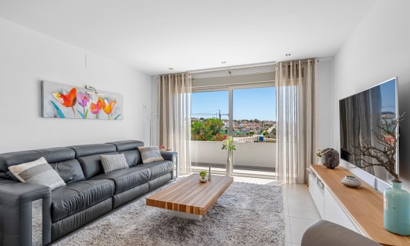 Resale - Villa / House - La Marina