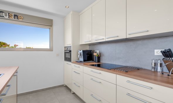 Resale - Villa / House - La Marina