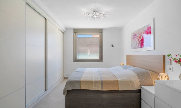 Resale - Villa / House - La Marina