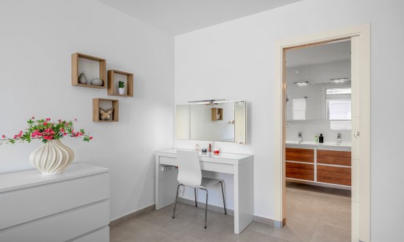 Resale - Villa / House - La Marina