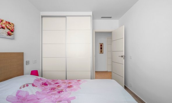 Resale - Villa / House - La Marina