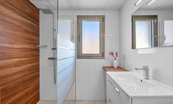 Resale - Villa / House - La Marina