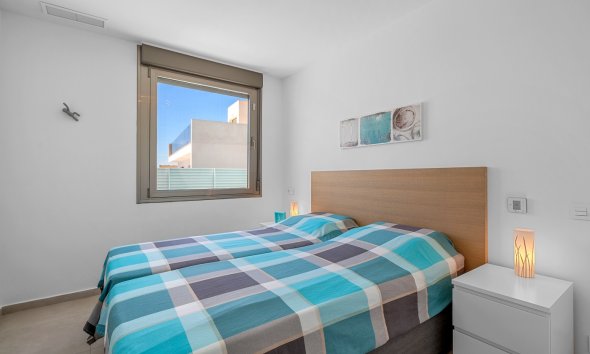 Resale - Villa / House - La Marina