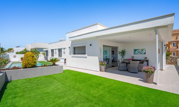 Resale - Villa / House - La Marina