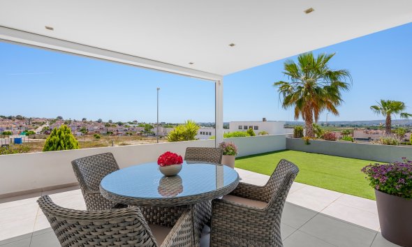 Resale - Villa / House - La Marina