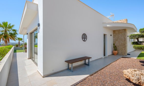 Resale - Villa / House - La Marina