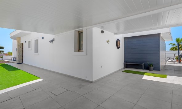 Resale - Villa / House - La Marina