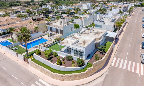 Resale - Villa / House - La Marina