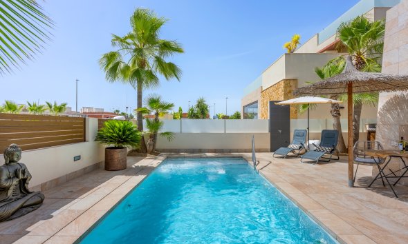 Resale - Villa / House - Benijofar