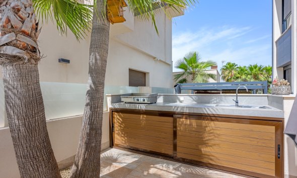 Resale - Villa / House - Benijofar