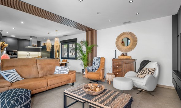 Resale - Villa / House - Benijofar