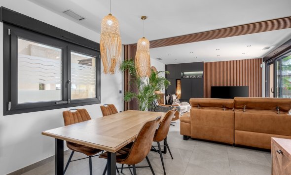 Resale - Villa / House - Benijofar