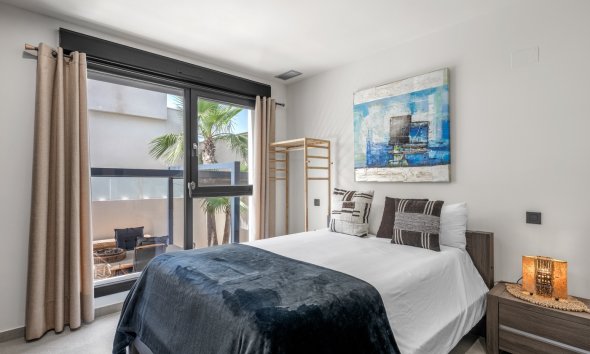Resale - Villa / House - Benijofar