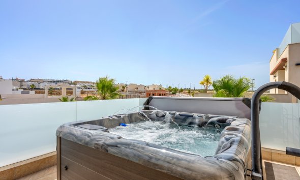 Resale - Villa / House - Benijofar