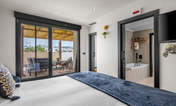 Resale - Villa / House - Benijofar