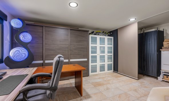 Resale - Villa / House - Benijofar