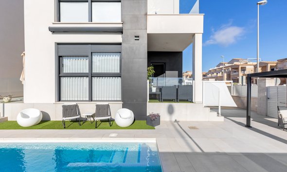 Resale - Villa - Orihuela Costa