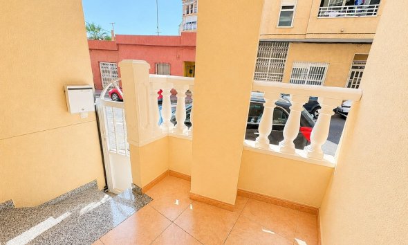 Resale - Apartament / Duplex - Torrevieja - Habaneras