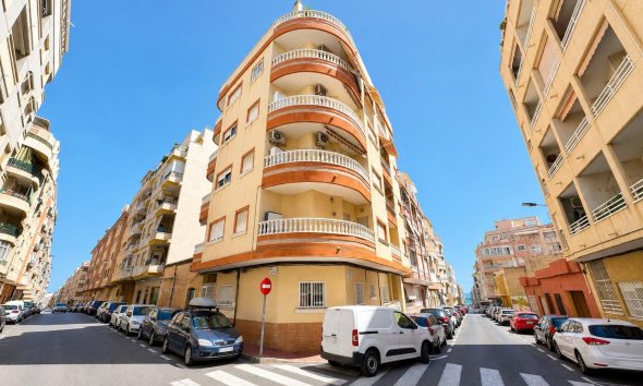 Resale - Apartament / Duplex - Torrevieja - Habaneras
