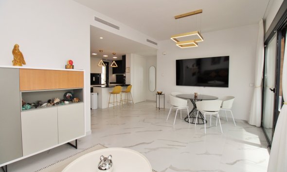 Reventa - Apartamento / Dúplex - San Miguel de Salinas