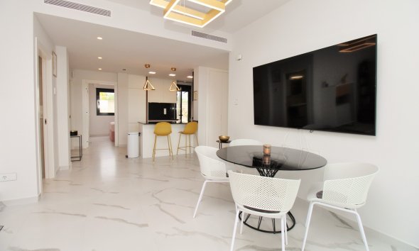 Reventa - Apartamento / Dúplex - San Miguel de Salinas