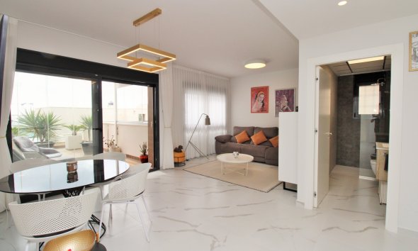 Reventa - Apartamento / Dúplex - San Miguel de Salinas