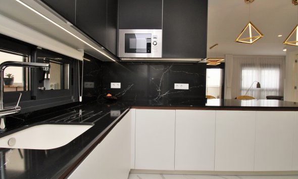 Reventa - Apartamento / Dúplex - San Miguel de Salinas