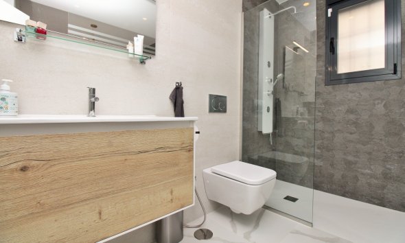 Reventa - Apartamento / Dúplex - San Miguel de Salinas