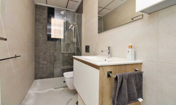 Reventa - Apartamento / Dúplex - San Miguel de Salinas