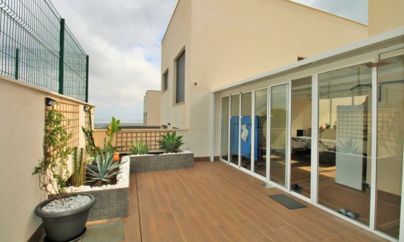 Reventa - Apartamento / Dúplex - San Miguel de Salinas