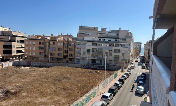 Resale - Apartament / Duplex - Torrevieja - La Mata