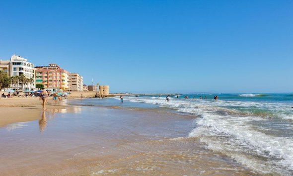 Resale - Apartament / Duplex - Torrevieja - La Mata