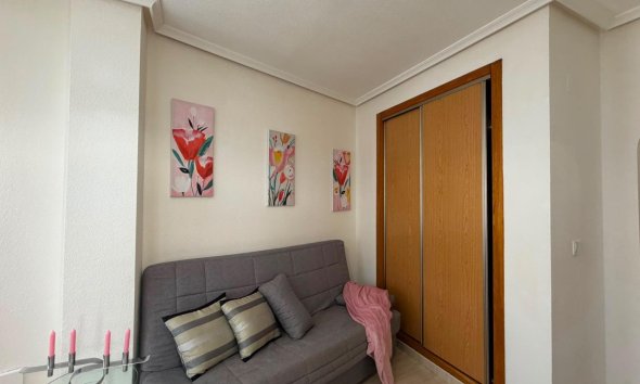 Resale - Apartament / Duplex - Torrevieja - Estacion de autobuses
