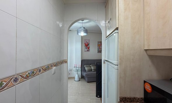Resale - Apartament / Duplex - Torrevieja - Estacion de autobuses