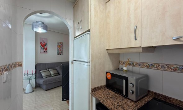 Resale - Apartament / Duplex - Torrevieja - Estacion de autobuses