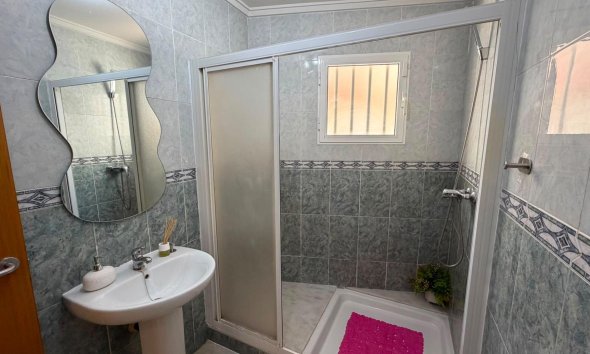 Resale - Apartament / Duplex - Torrevieja - Estacion de autobuses