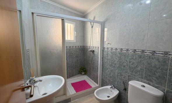 Resale - Apartament / Duplex - Torrevieja - Estacion de autobuses