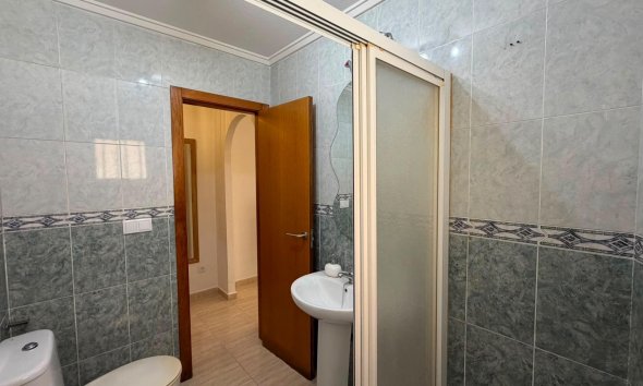 Resale - Apartament / Duplex - Torrevieja - Estacion de autobuses