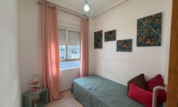Resale - Apartament / Duplex - Torrevieja - Estacion de autobuses