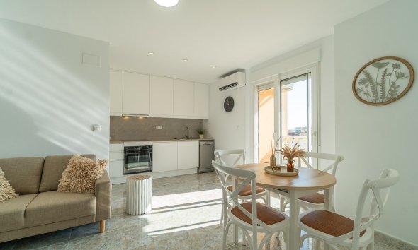 Resale - Apartament / Duplex - Torrevieja - La Mata