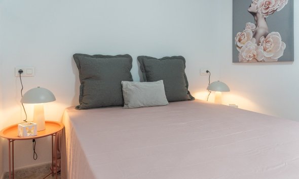 Resale - Apartament / Duplex - Torrevieja - La Mata