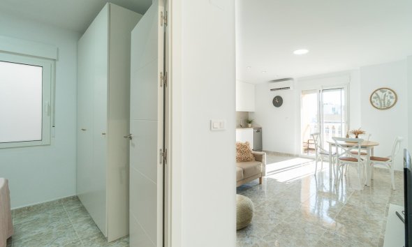 Resale - Apartament / Duplex - Torrevieja - La Mata