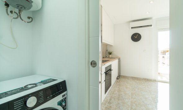 Resale - Apartament / Duplex - Torrevieja - La Mata