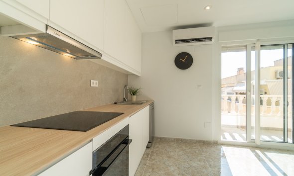 Resale - Apartament / Duplex - Torrevieja - La Mata